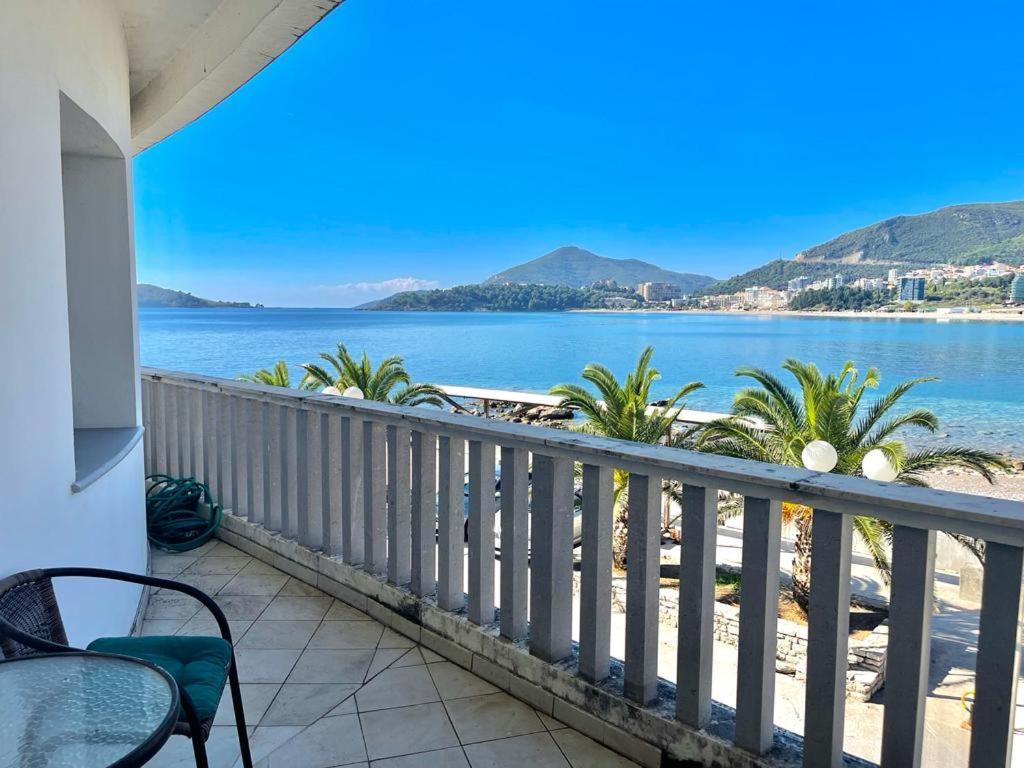 Apartment Sea View Rafailovici *