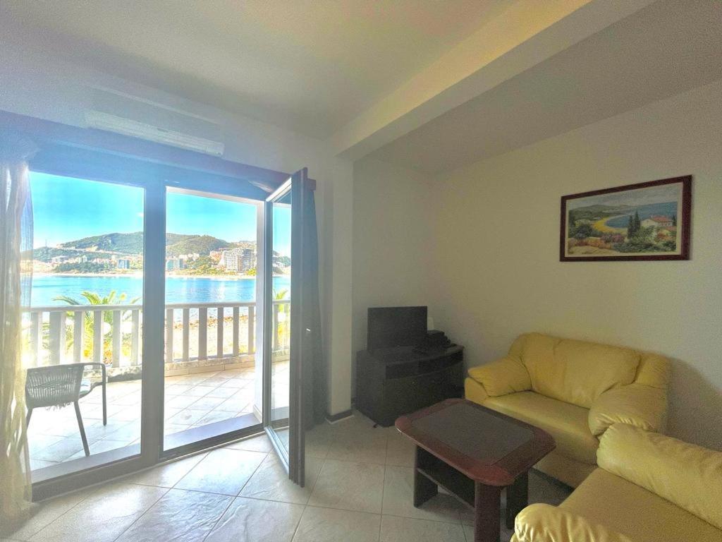 Sea View Rafailovici Apartment