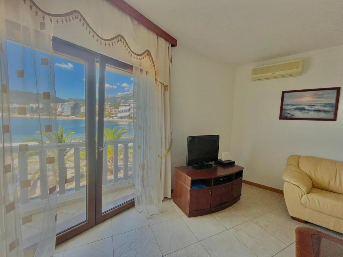 Sea View Rafailovici Apartment *